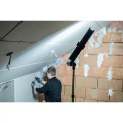 Projecteur de chantier LED avec mât télescopique sur batterie 7700lm sans batterie