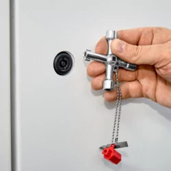 Clé universelle pour armoire