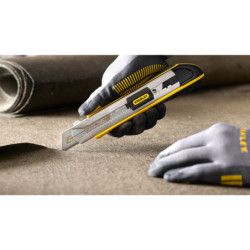 Cutter 25 mm Fatmax Stanley avec casse-lames intégré