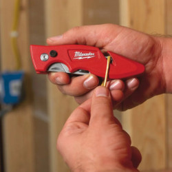 Cutter fastback avec stockage de lame