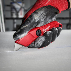 Cutter à lame blocable