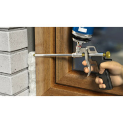 Mousse universelle (lot de 5 ) + nettoyant + pistolet SET