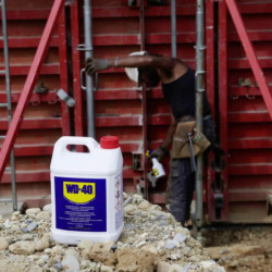 Dégrippant Multifonction WD-40 en bidon de 5 l