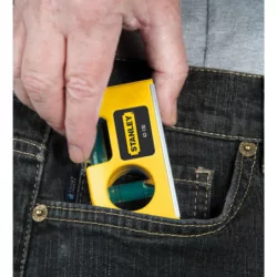 Niveau à bulle de poche