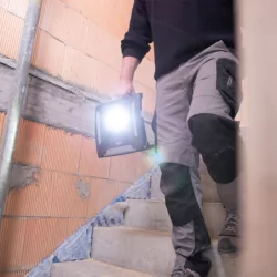 Projecteur Led de chantier Multi battery 6000MA rechargeable