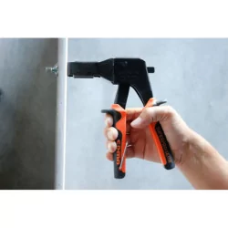 Pistolet d'expansion pour chevilles métalliques ULTRA-FIX